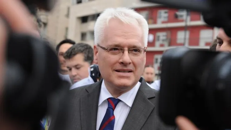 Josipović u intervjuu za beogradski list: 'Rehabilitira se i slavi usta&scaron;e i četnike'