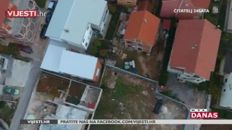 Peteročlana obitelj u Zadru zatočena u svom dvori&scaron;tu: vlasnik iz Njemačke zazidao ih betonskim zidom