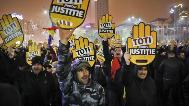 Deseci tisuća Rumunja ponovo na ulicama: traže ublažavanje protukorupcijskih zakona