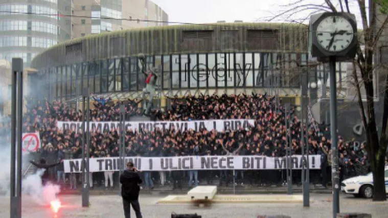 Bad Blue Boysi u korteu promar&scaron;irali do Kranjčevićeve: ulazak na stadion im - zabranjen