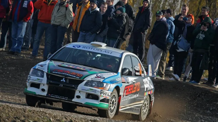 Automobil udario gledateljicu, s te&scaron;kim ozljedama zavr&scaron;ila u bolnici