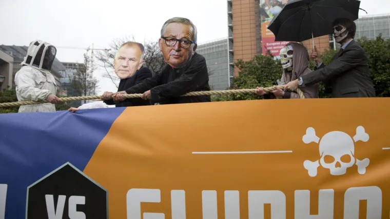 Uni&scaron;tava korove i uzrokuje rak? EU produljio dozvolu za kontroverzni herbicid glifosat na pet godina