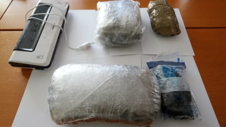 U velikoj akciji u Zagrebu osmero osumnjičenih: policija zaplijenila 25 kg marihuane, ne&scaron;to ecstasyja, kokaina i pi&scaron;tolj