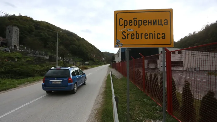 U Srebrenici zatvorena jedina trafika: tamo ne radi niti jedna prodavaonica odjeće ili obuće