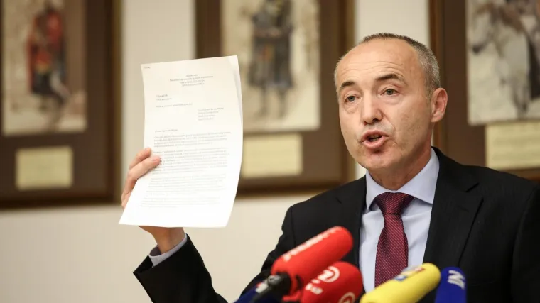 'Opet su hibridno krenuli na mene, očito nekome smetam, iako imam briljantan rezultat - na ponos Hrvatske'