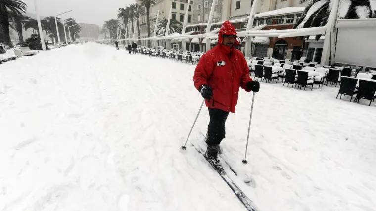 Danas se Hrvatska budila u minusu, a potkraj tjedna snijega bi moglo biti i na Jadranu