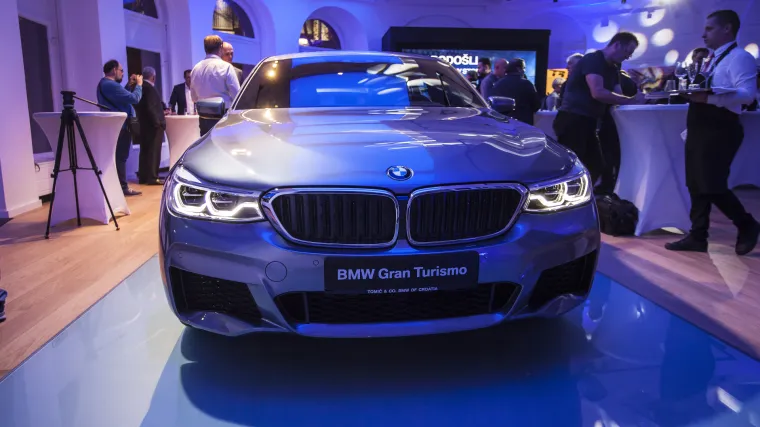 BMW sad ima jedinstveni prodajno-izložbeni salon u centru Zagreba