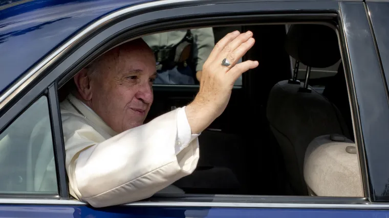 Papa u Mjanmaru na sastanku s vođama različitih vjeroispovijesti: naglasio vjersko 'jedinstvo u različitosti'