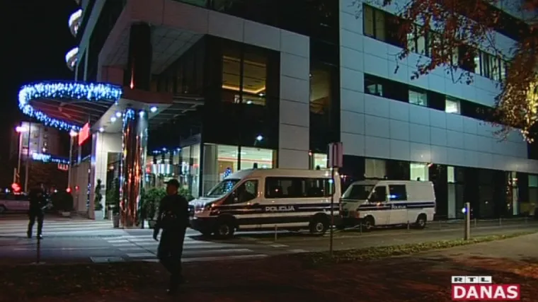 Utvrda potvrdila &Scaron;ukera: policijske snage ispred Zagrebačkog nogometnog saveza zbog nezadovoljnih navijača