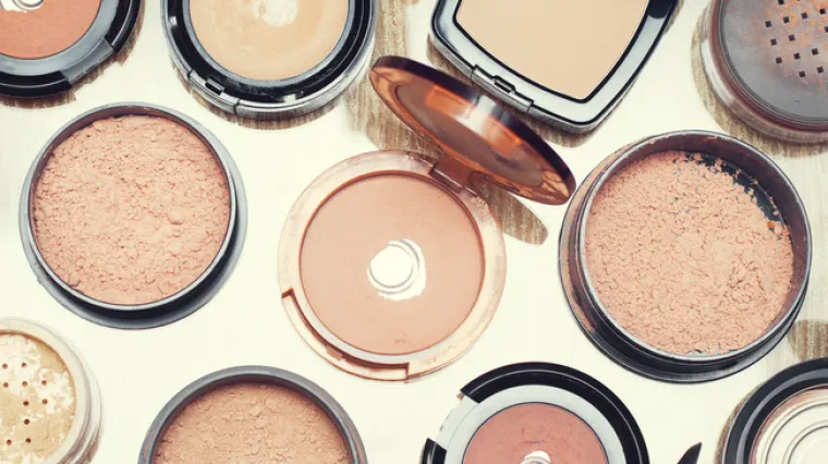 Nanošenje pudera u prahu nije znanstvena fantastika, ali redovito radimo ovu grešku zbog čega klizi s lica