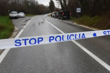 Nesreća pored Slatine: 20-godišnjak osobnim automobilom sletio s ceste i na mjestu poginuo