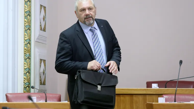 Novo pojačanje HDZ-a? Zastupnik oporbenog HSU-a Silvano Hrelja glasovao za Državni proračun