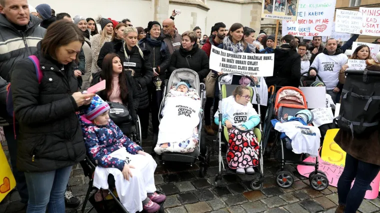 Osigurat će lijek Spinraza za djecu koja su danas prosvjedovala na Markovom trgu
