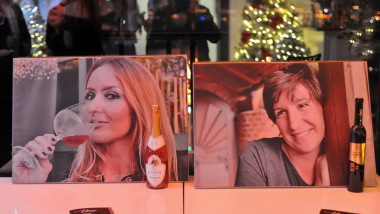 Vino na visokoj peti - izložba za ljubitelje fotografije, pjenu&scaron;aca i lijepih žena