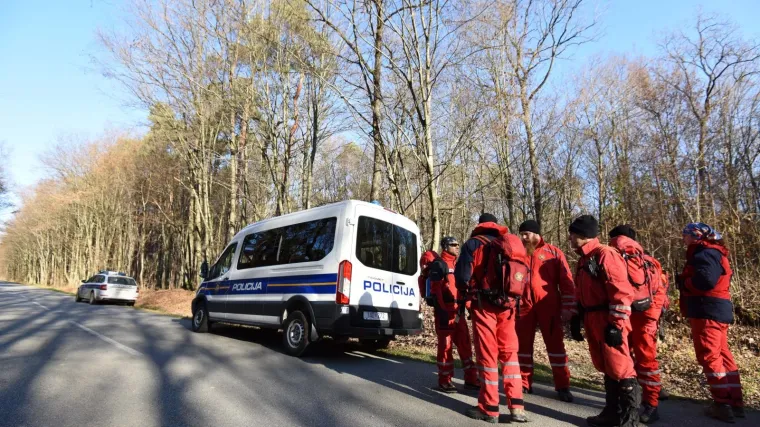 Satima tražili dječaka (14), na&scaron;li ga usred noći promrzlog i izgrebanog