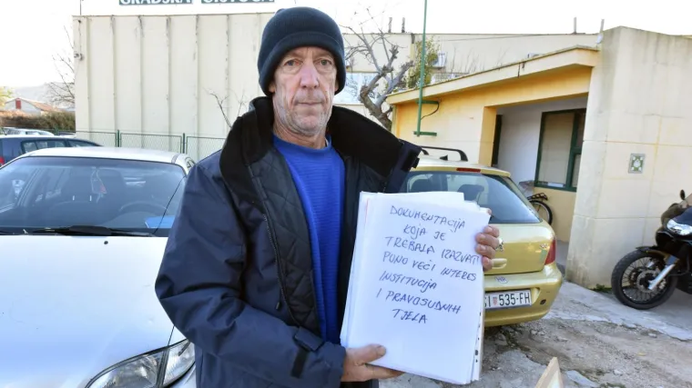 Radnik Bikarca tvrdi da godinama trpi mobing: 'Žele me se rije&scaron;iti, jer znam da rade mimo zakona. Godinama su dovozili životinjski otpad  i zata&scaron;kavali to'