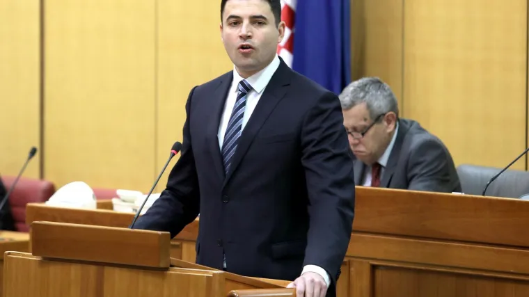 Bernardić prozvao Plenkovića za političku korupciju: 'Bio bi u zatvoru da zakoni u RH vrijede jednako za sve'