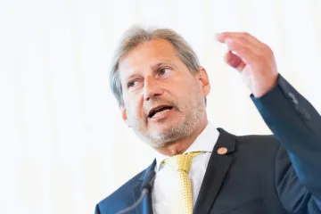 Hahn: 'Sudske presude se moraju poštovati, to je dio europskih vrijednosti'