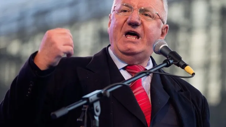 Vojislavu &Scaron;e&scaron;elju odjednom nestao rak: ispričao kako mu je po&scaron;lo za rukom da potpuno pobijedi smrtonosnu bolest