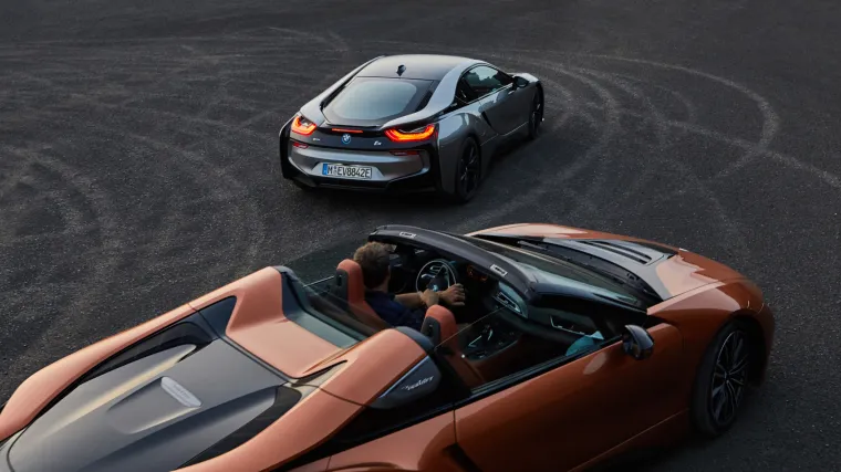 Predstavljeni i8 Roadster i osvježeni i8 Coupe