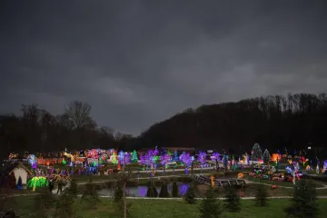 REKORDNI BROJ LAMPICA: Pogledajte kako ove godine izgleda imanje obitelji Salaj u svom punom sjaju