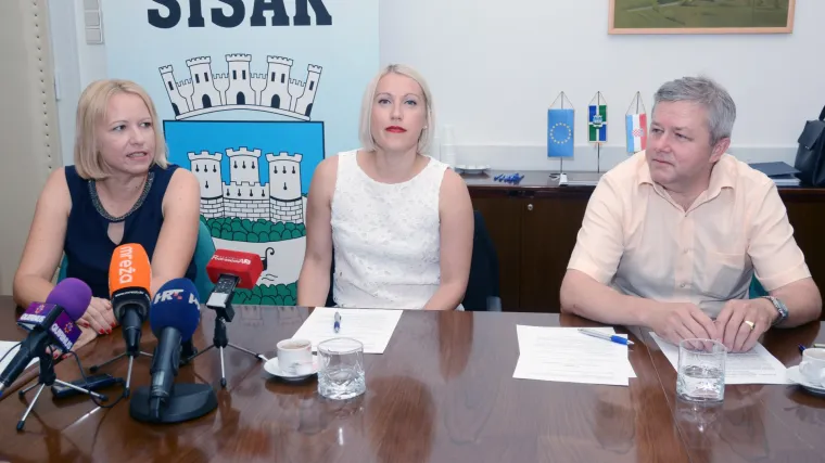 Predsjednica Gradskog vijeća reagirala na kritike kolege: odbila minutu &scaron;utnje za Praljka pa im odgovorila i za&scaron;to