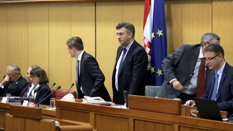 Grmoja: 'Želim vratiti u fokus slučaj Agrokor koji se uporno zata&scaron;kava', Maras potvrdio da SDP danas &scaron;alje prijedlog za minimalac