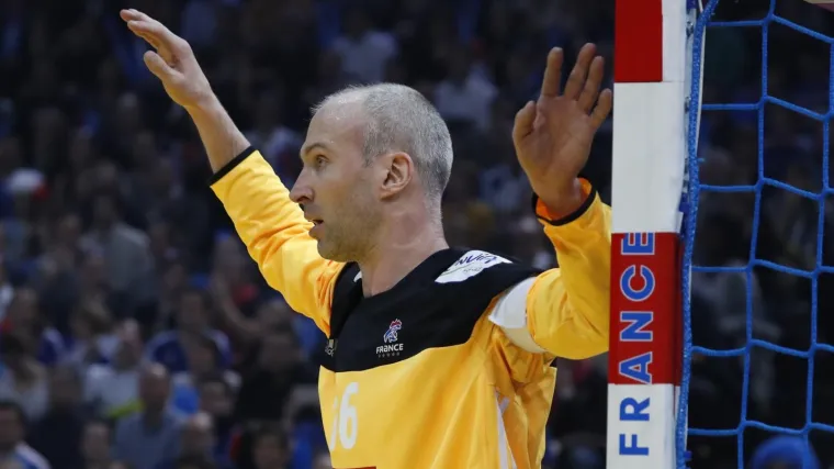 Omeyer na popisu francuske reprezentacije iako se umirovio!? Branit će u slučaju potrebe