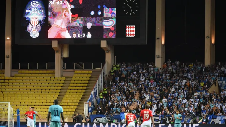 Fizički sukob na utakmici Porto-Monaco: pali su udarci i naguravanje nasred travnjaka