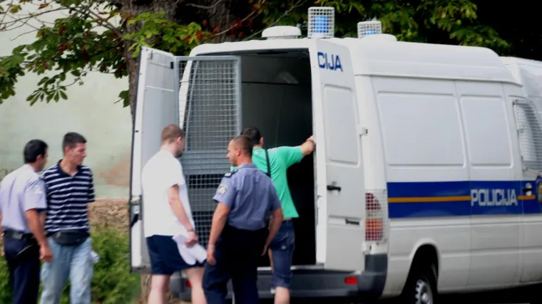 Torcida&scaron;i optuženi zbog napada na navijače Rijeke na magistrali kod Senja