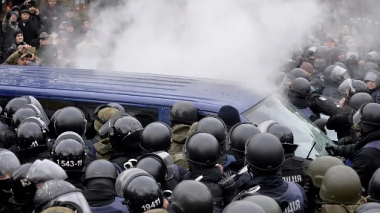 U sukobima policije i Saka&scaron;vilijevih pobornika 16 ranjenih