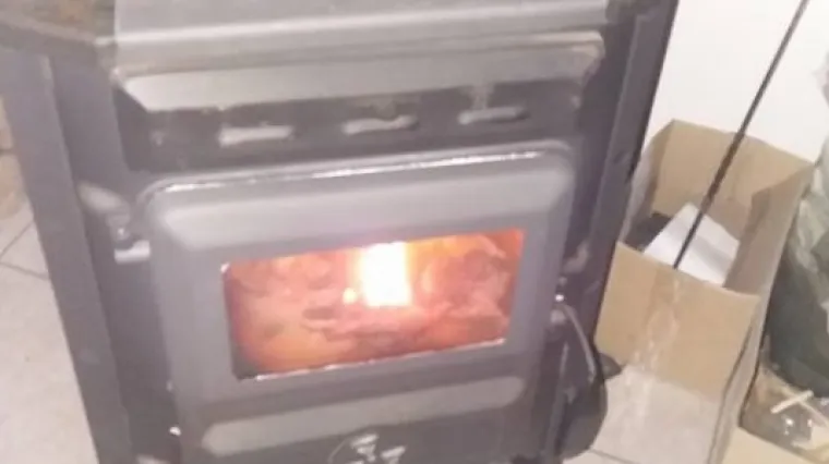 Peć je jedina stvar koju ova obitelj iz &Scaron;ibenika ima: dječaku se u &scaron;koli rugaju da je siroma&scaron;an, a on je poželio samo &scaron;estar i trokute&hellip;