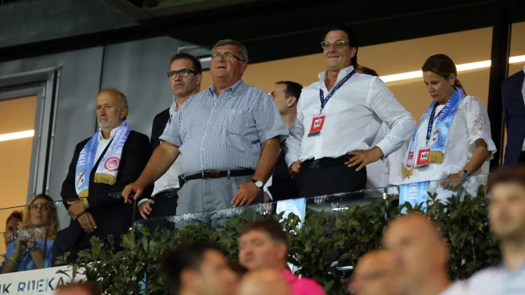 Akcija mladih: pet posto gradskih udjela u HNK Rijeka ponuditi navijačima