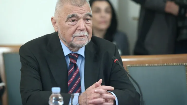 Branitelji kazneno prijavili Mesića: sumnjiče ga za odavanje tajnih podataka i &scaron;pijunažu