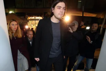 'Država troši na avione, a 200.000 djece nema najosnovnije'