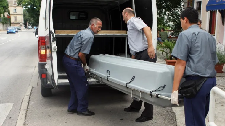 14-GODI&Scaron;NJAK POGINUO U STRA&Scaron;NOJ NESREĆI: Maloljetni vozač vozio neregistriran auto