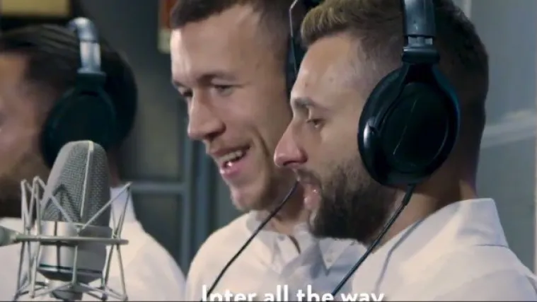 Pogledajte kako su Vatreni pozvali navijače na proslavu Božića