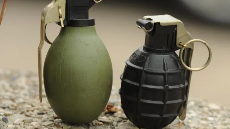 Policija privela 51-godišnjaka, u automobilu i kod kuće imao je ručne bombe