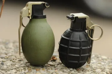 Policija privela 51-godišnjaka, u automobilu i kod kuće imao je ručne bombe