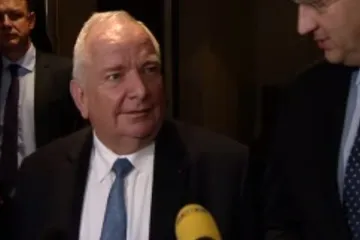 Zna li šef EPP-a Daul u kojoj je državi? Usred Zagreba čestitao Božić građanima - BiH