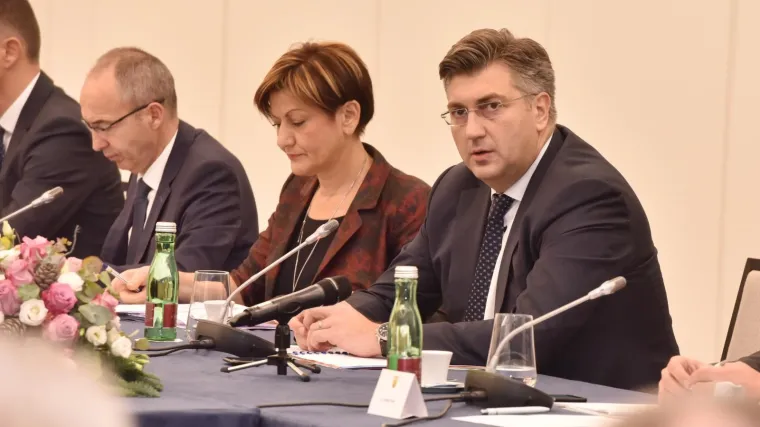 Svi, osim Toma&scaron;evića: premijer u &Scaron;ibeniku jačao zajedni&scaron;tvo sa županima, ali za nasilje osumnjičenog Toma&scaron;evića - nije bilo