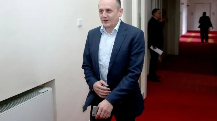 Mijenja ga Stipe Šapina