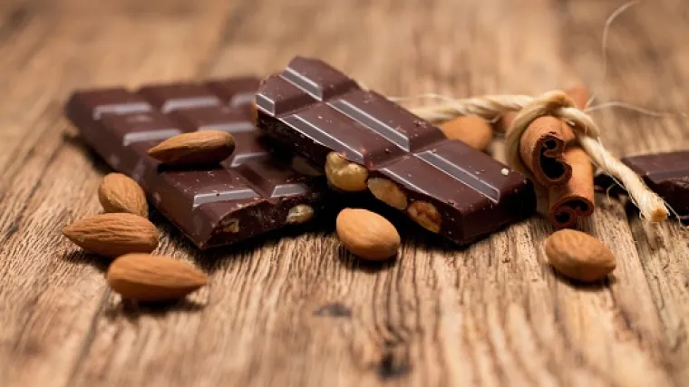 Kombinacija va&scaron;e omiljene poslastice i badema je zapravo super za va&scaron;e zdravlje
