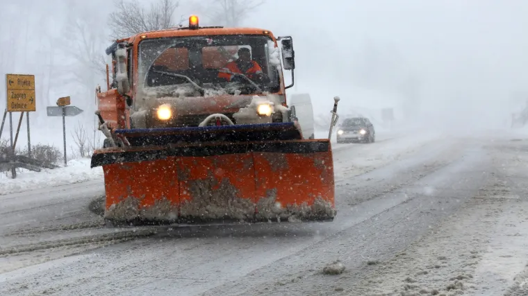 Prometni kaos u Njemačkoj: snježna oluja i ledena ki&scaron;a izazvale niz nesreća
