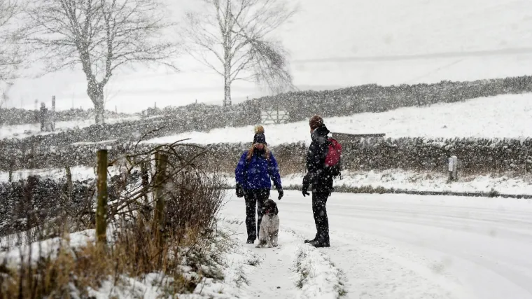 Snijeg zabijelio velik dio Hrvatske - stigao čak i do mora