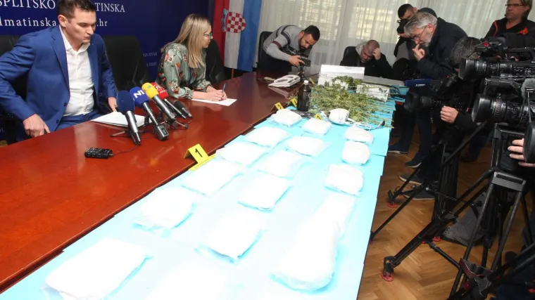 Detalji rekordne zapljene droge u Splitu: 'Radi se o velikim ribama, od zaplijenjenih sredstava moglo se proizvesti jo&scaron; barem 50 kg droge'
