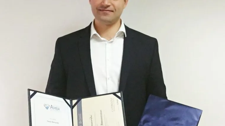 Bernardić se na Facebooku pohvalio novom akademskom titulom: 'Obranjena je projektnim prijedlogom koncepta studentske burze'