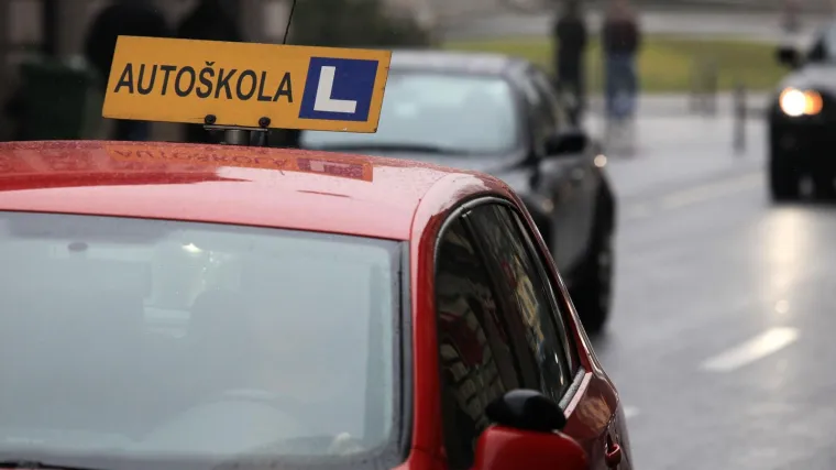 Auto&scaron;kole iduće godine jeftinije, stručnjaci podijeljeni: 'Liberalizacija će dovesti do pada kvalitete usluga'