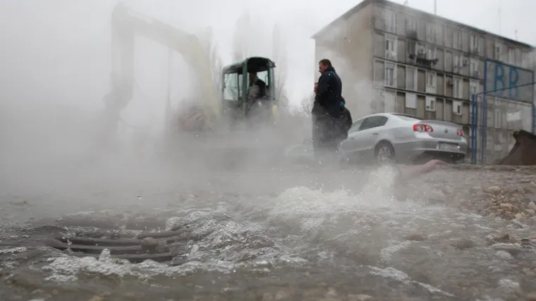 Zbog puknuća magistralnog vrelovoda, bez grijanja zapadni dio Zagreba