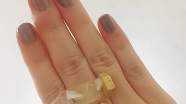 Ako ti od prstena ostaju zelene ili crne mrlje po prstima, imamo rješenje za tebe i stvarno je jednostavno